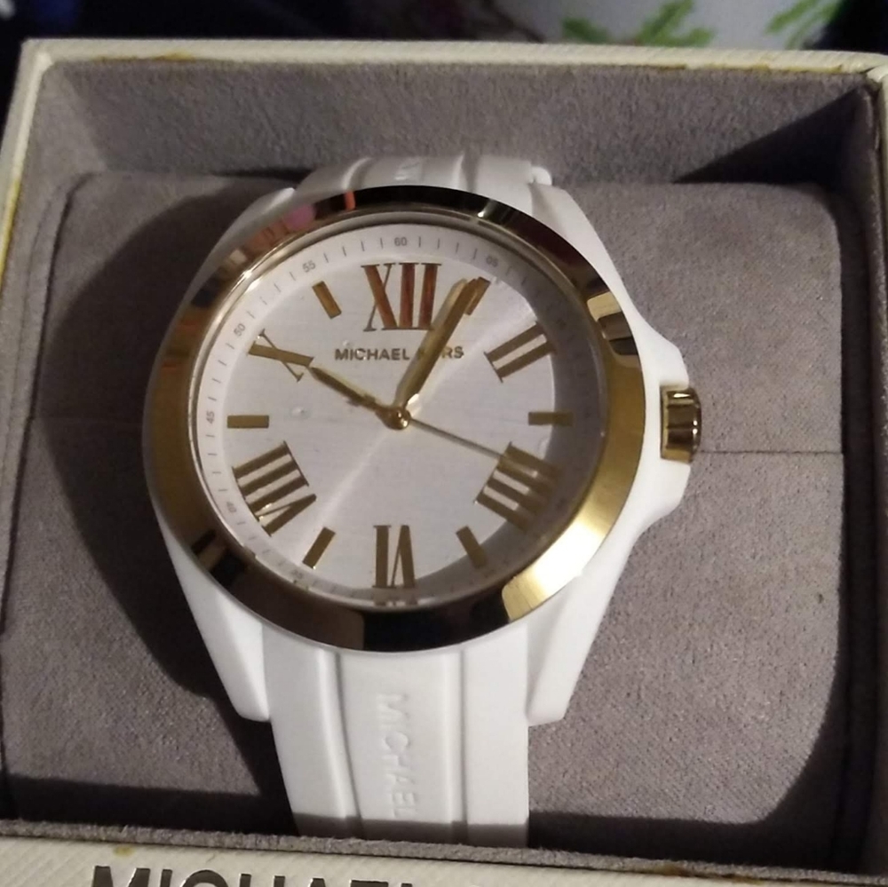 MK watch